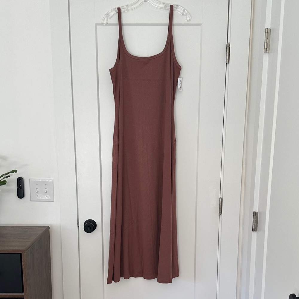 Old Navy Taupe Ribbed Maxi Dress